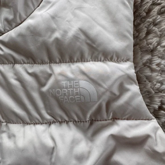 The North Face Cream Puffer Vest - Picture 2 of 8
